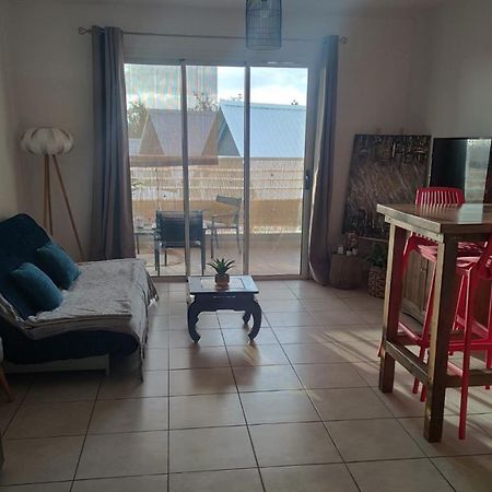 Апартаменты Location Saisonniere Meublee F2 St Leu Face Ocean A 1 Min Plage Сен-Лё Экстерьер фото