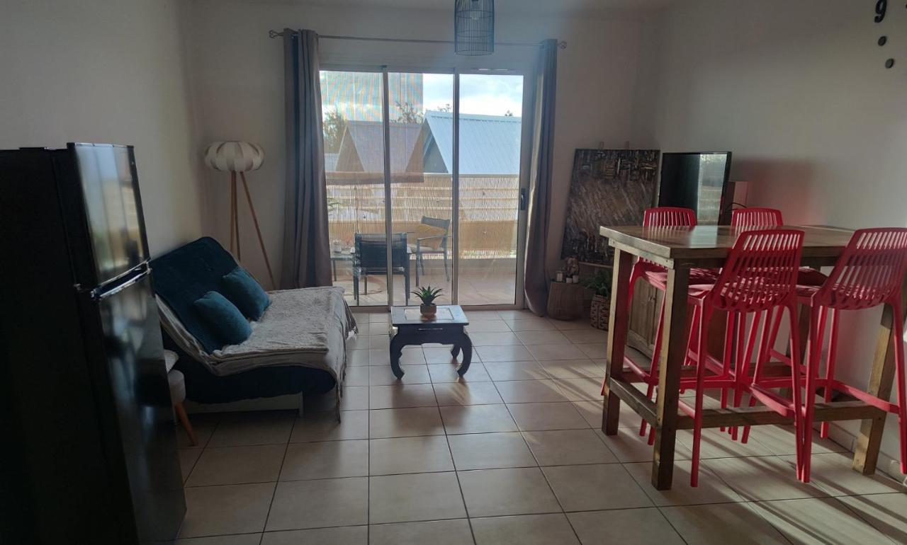 Апартаменты Location Saisonniere Meublee F2 St Leu Face Ocean A 1 Min Plage Сен-Лё Экстерьер фото