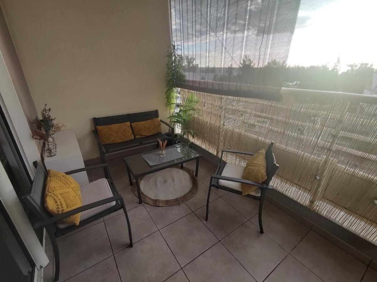 Апартаменты Location Saisonniere Meublee F2 St Leu Face Ocean A 1 Min Plage Сен-Лё Экстерьер фото